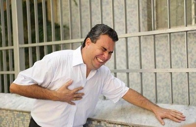 Ноющая боль в области груди и сердца: симптомы и лечение Ноющая боль в области груди и сердца: симптомы и лечение