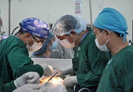 Болит спина в области ребер сзади Болит спина в области ребер сзади