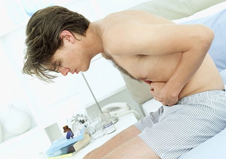 Боль в области желудка, отдающая в спину Боль в области желудка, отдающая в спину