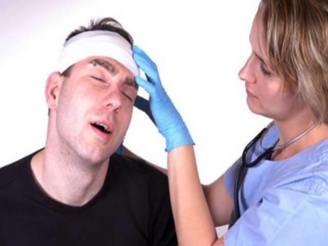 Черепно-мозговая травма (ЧМТ): симптомы, лечение, последствия Черепно-мозговая травма (ЧМТ): симптомы, лечение, последствия