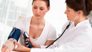 Методы быстрого снижения давления: экстренные меры, лекарственные препараты и народные средства Методы быстрого снижения давления: экстренные меры, лекарственные препараты и народные средства