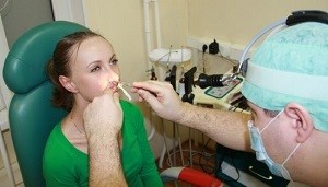 Какие можно выполнять физиопроцедуры при гайморите? Какие можно выполнять физиопроцедуры при гайморите?