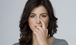 Корки в носу: причины их появления у детей и взрослых и лечение Корки в носу: причины их появления у детей и взрослых и лечение