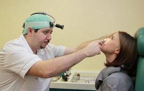 Причины и основные методы лечения фурункула в носу Причины и основные методы лечения фурункула в носу