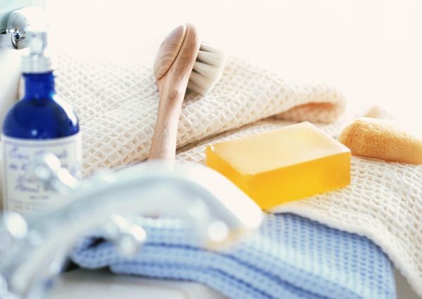 Причины и основные методы лечения фурункула в носу Причины и основные методы лечения фурункула в носу