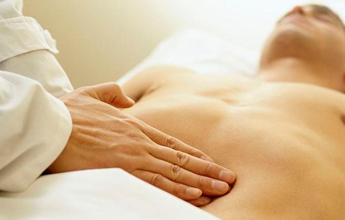 С какой стороны находится печень у человека? С какой стороны находится печень у человека?