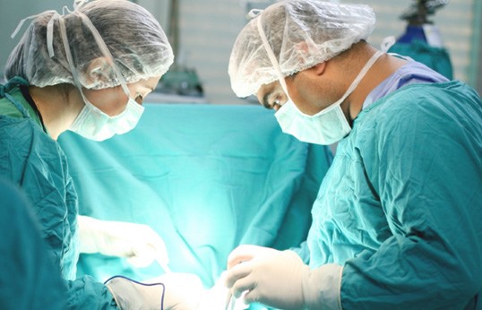 Проведение операции по исправлению носовой перегородки Проведение операции по исправлению носовой перегородки